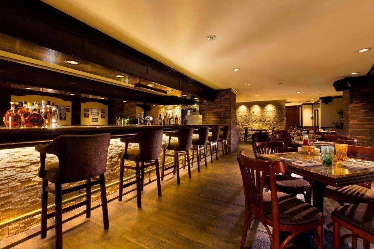 Photo - Regal Oriental Hotel