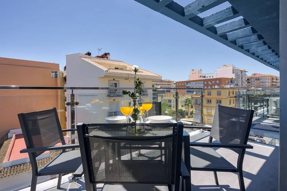 Photo - Sur Suites La Dorada, centricos soleados a pocos metros de la Playa y con Parking Opcional