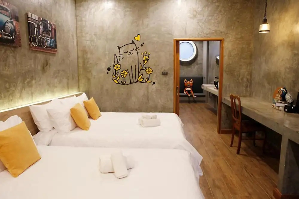 Foto - Yellow Pillow village