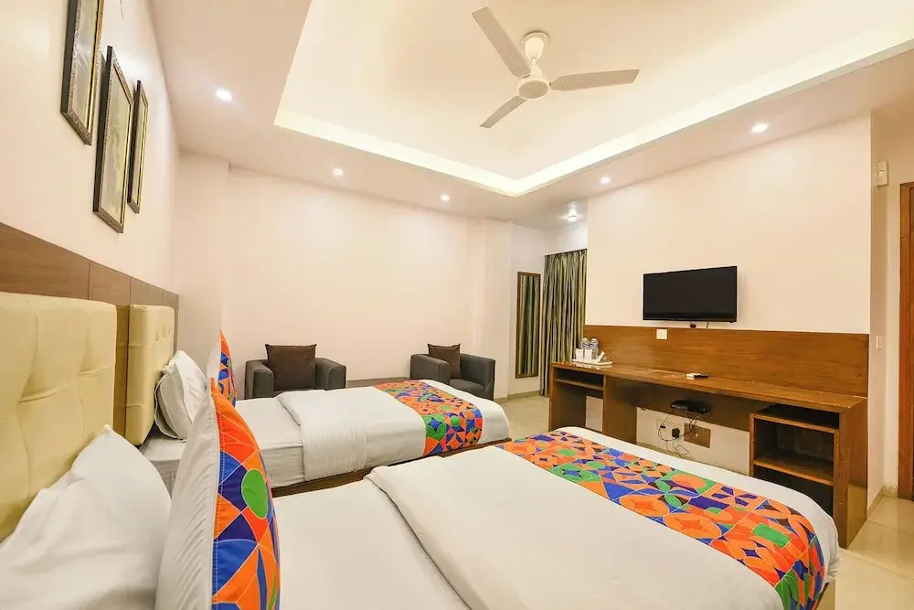 Foto - FabHotel Silver Oak BnB - Nr Yashobhoomi Convention Centre