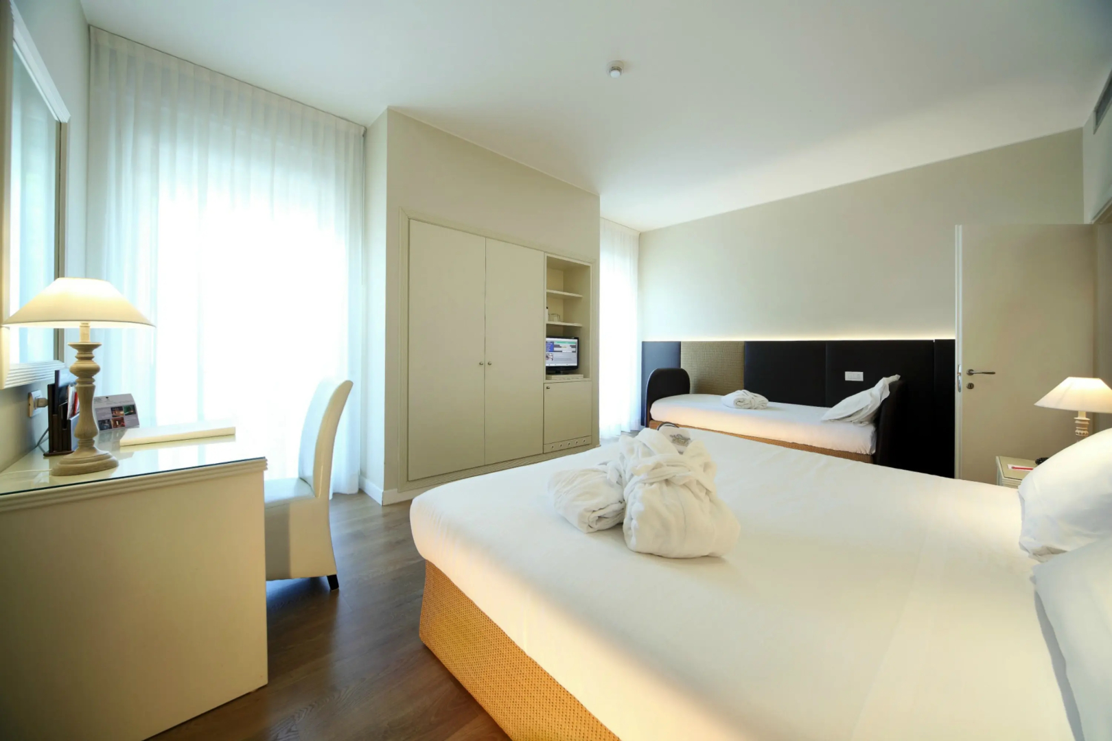 Photo - National Hotel