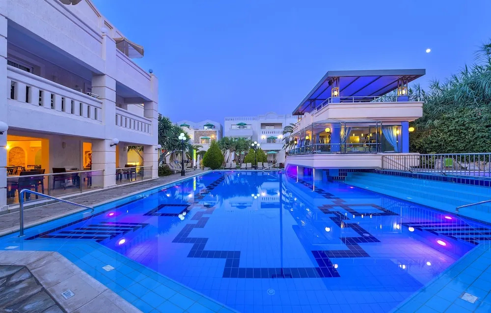 Photo - Castle Suites Hotel