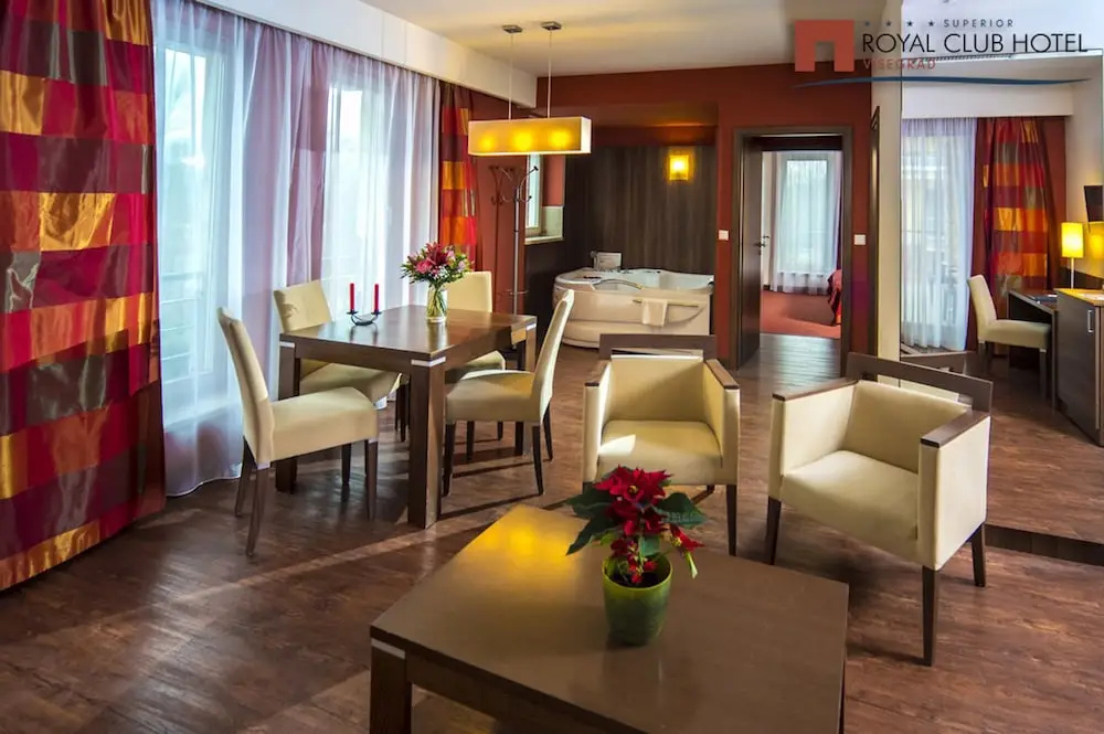 Photo - Royal Club Hotel