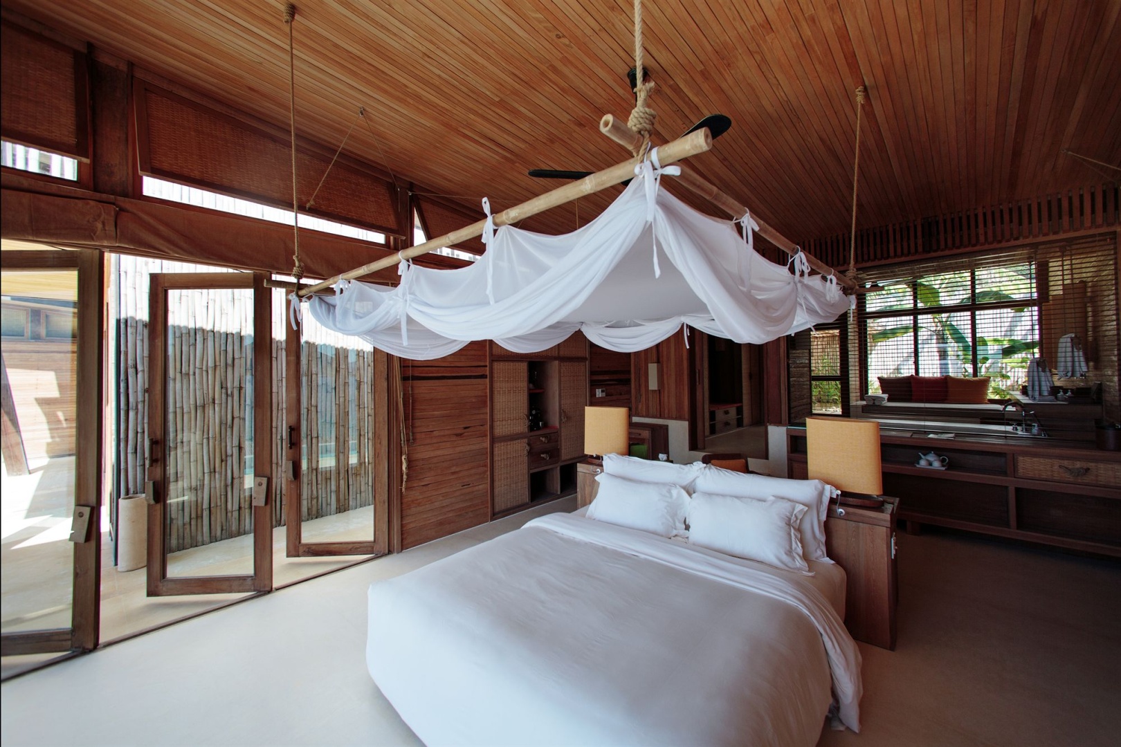 SIX SENSES CON DAO
