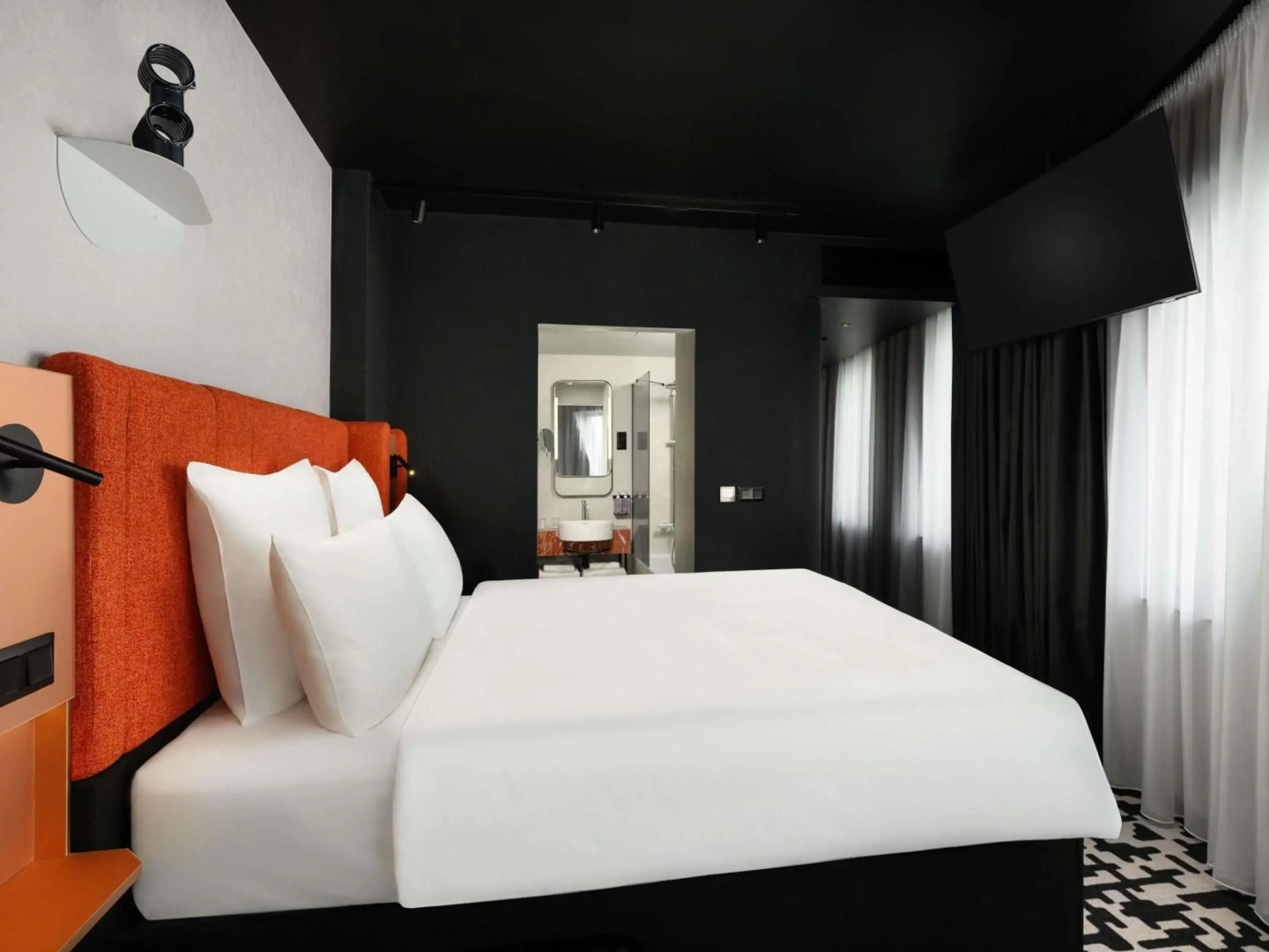 Foto - TRIBE Budapest Airport