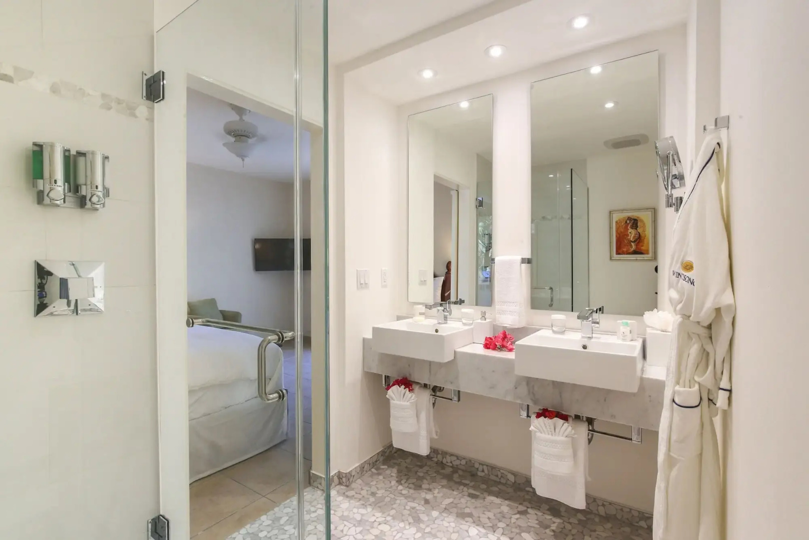 Photo - Windsong on the Reef