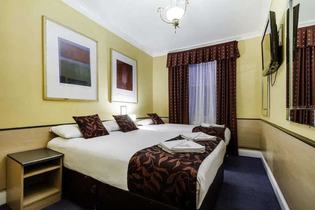 Photo - Tudor Court Hotel