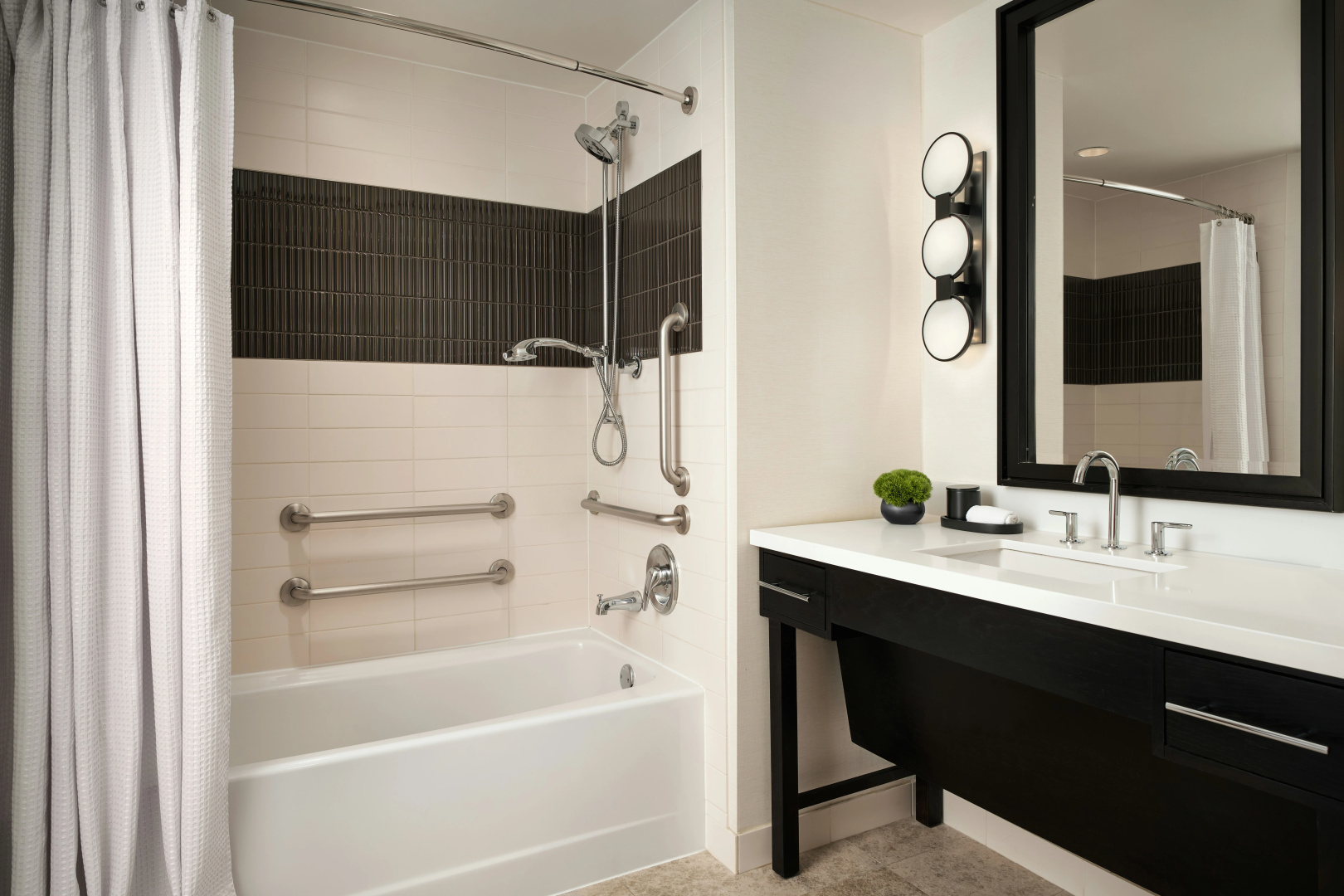 Photo - Loews Chicago Hotel