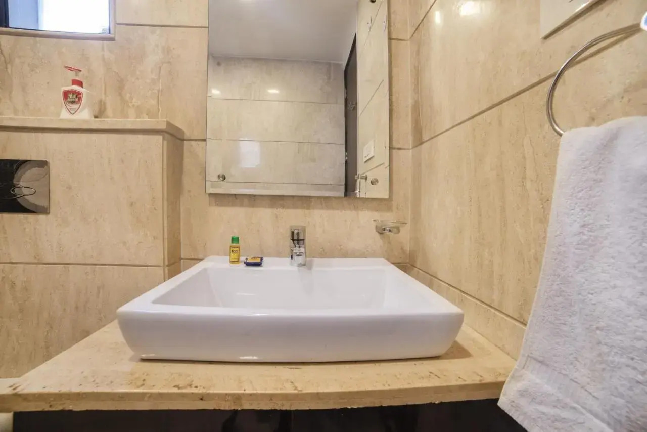 Foto - FabHotel Galaxy - Nr Patel Nagar Metro