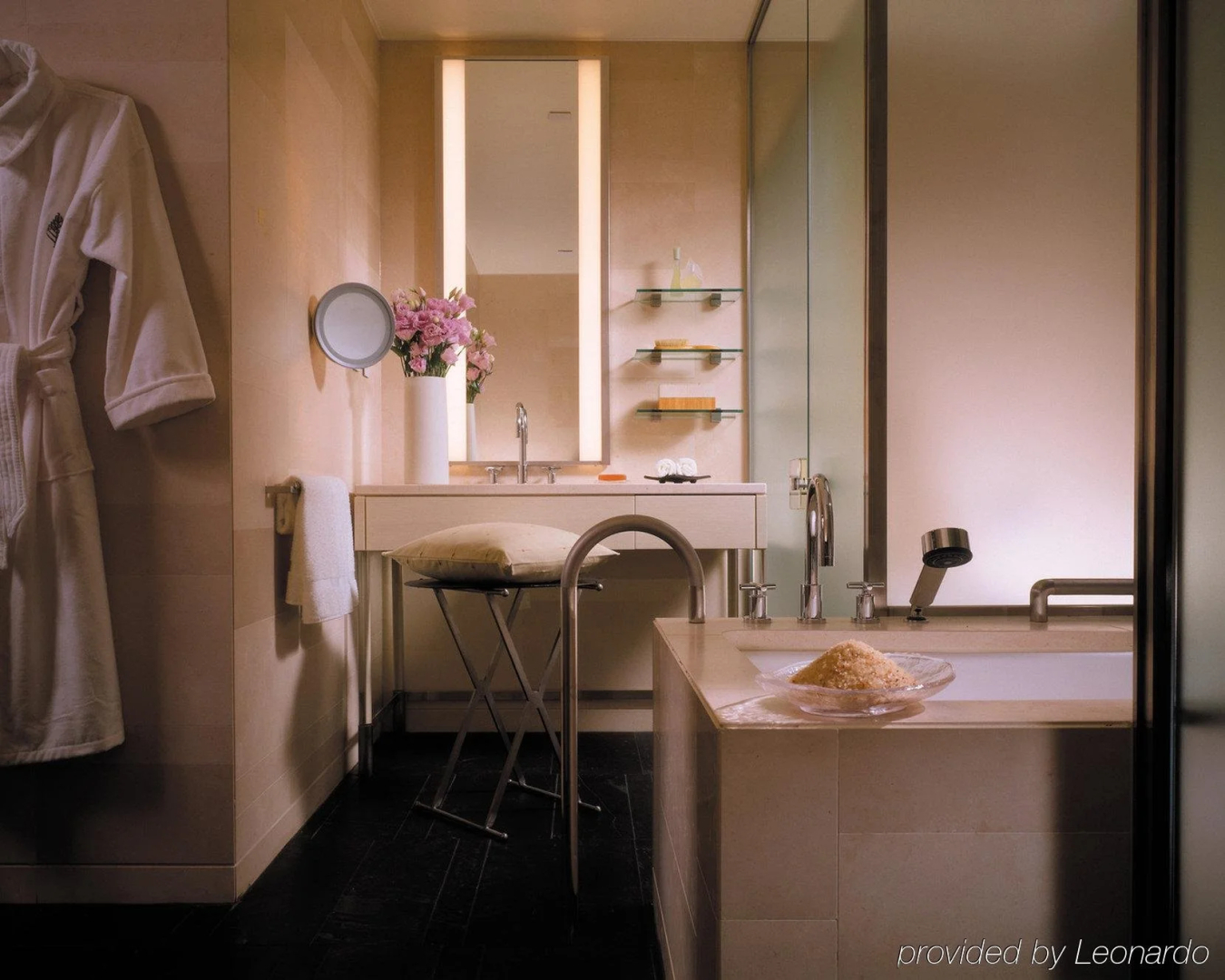 Foto - Four Seasons Hotel Tokyo at Marunouchi