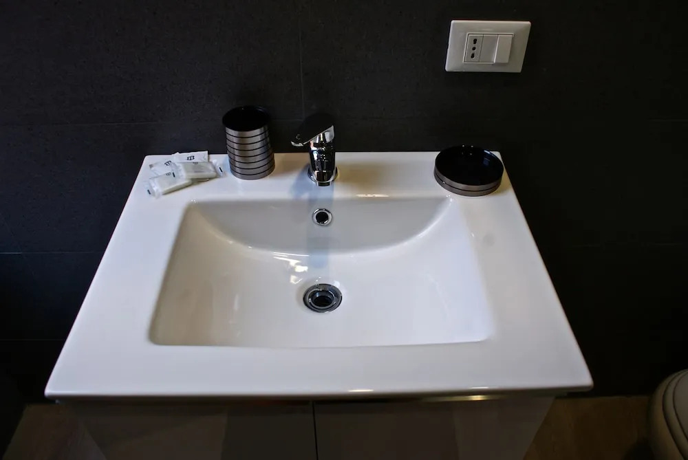 Photo - Empire Suites