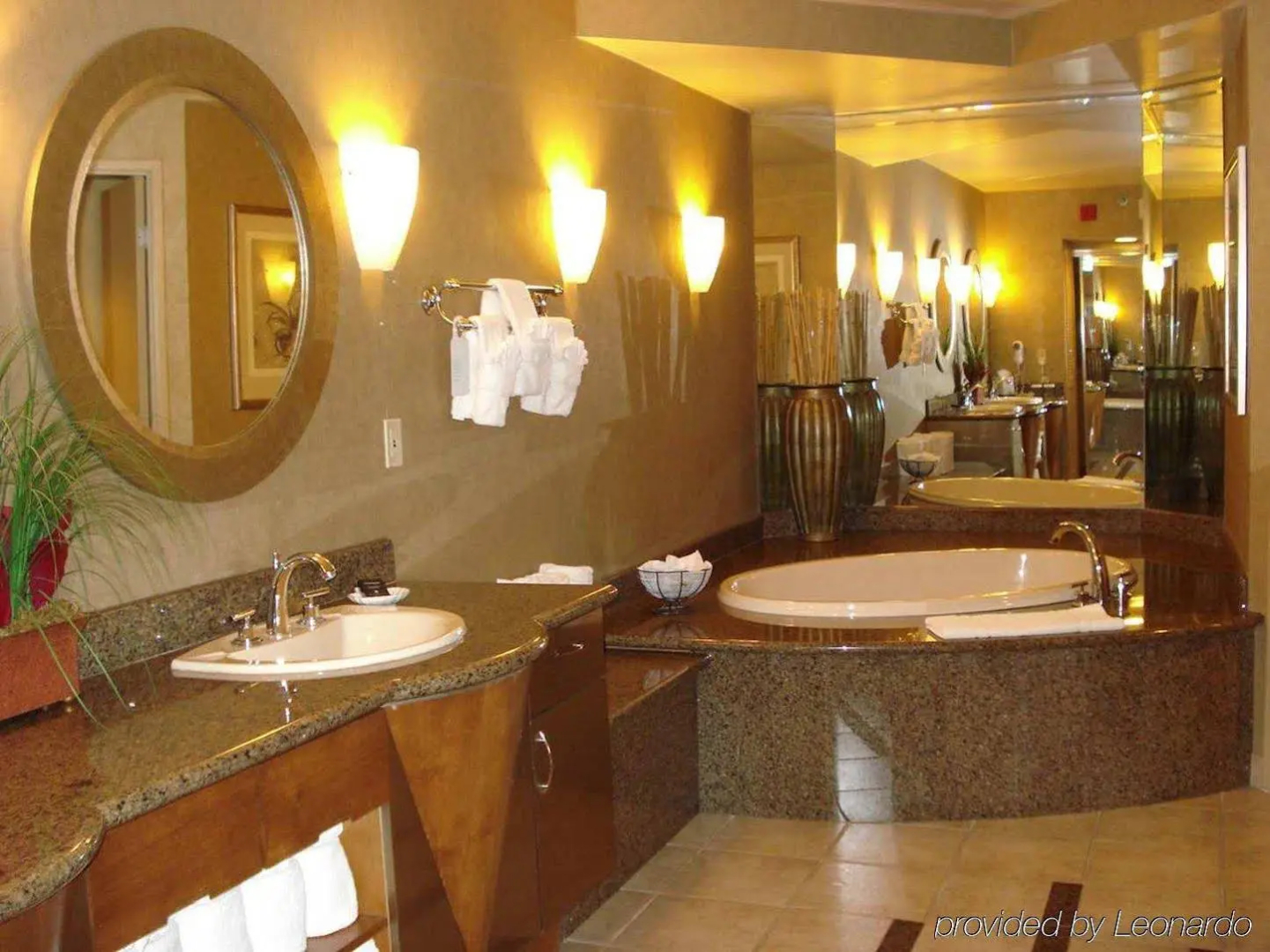 Photo - Embassy Suites by Hilton Phoenix Scottsdale