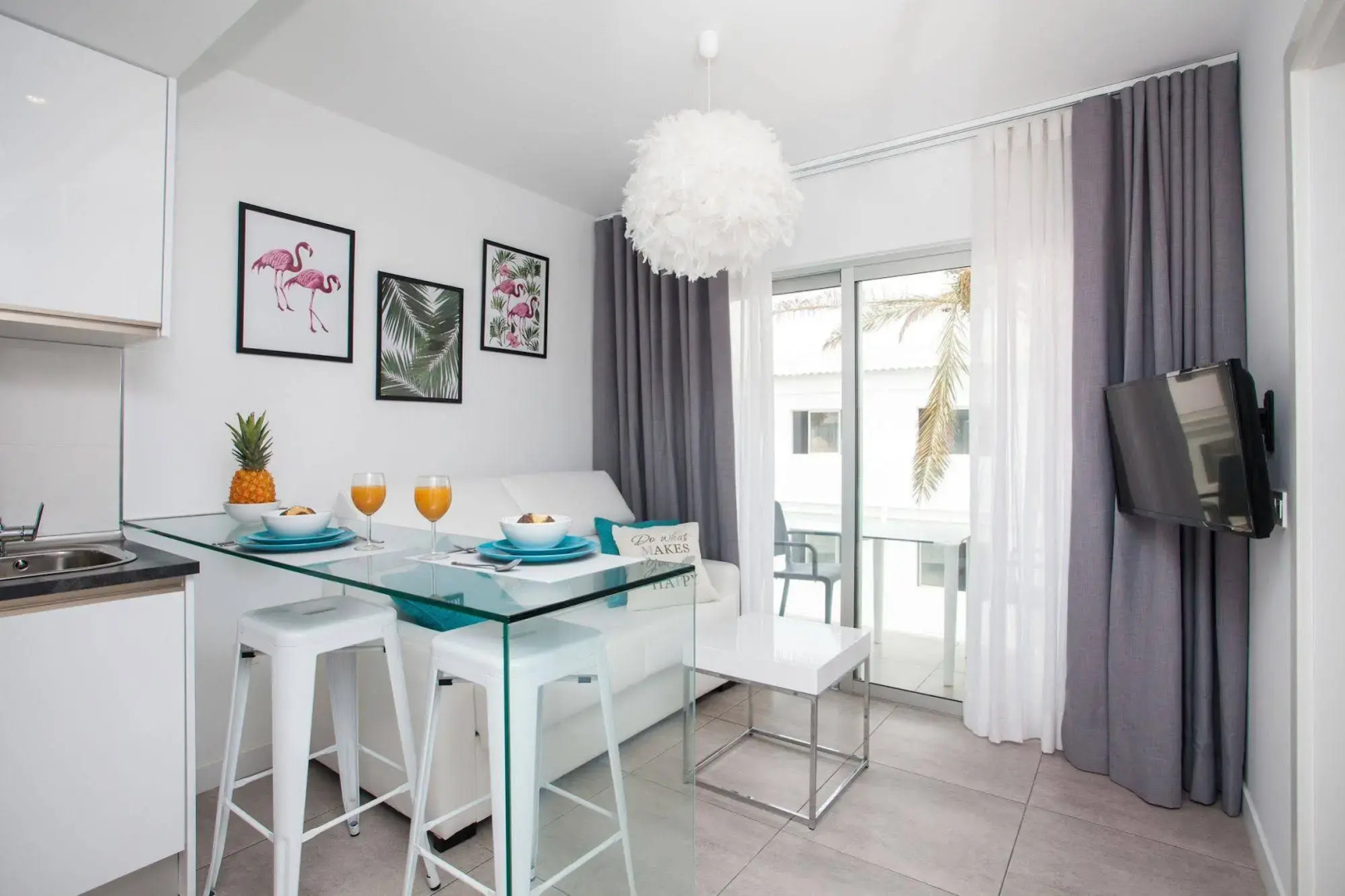 Photo - Bristol Sunset Beach - Holiday Apartments