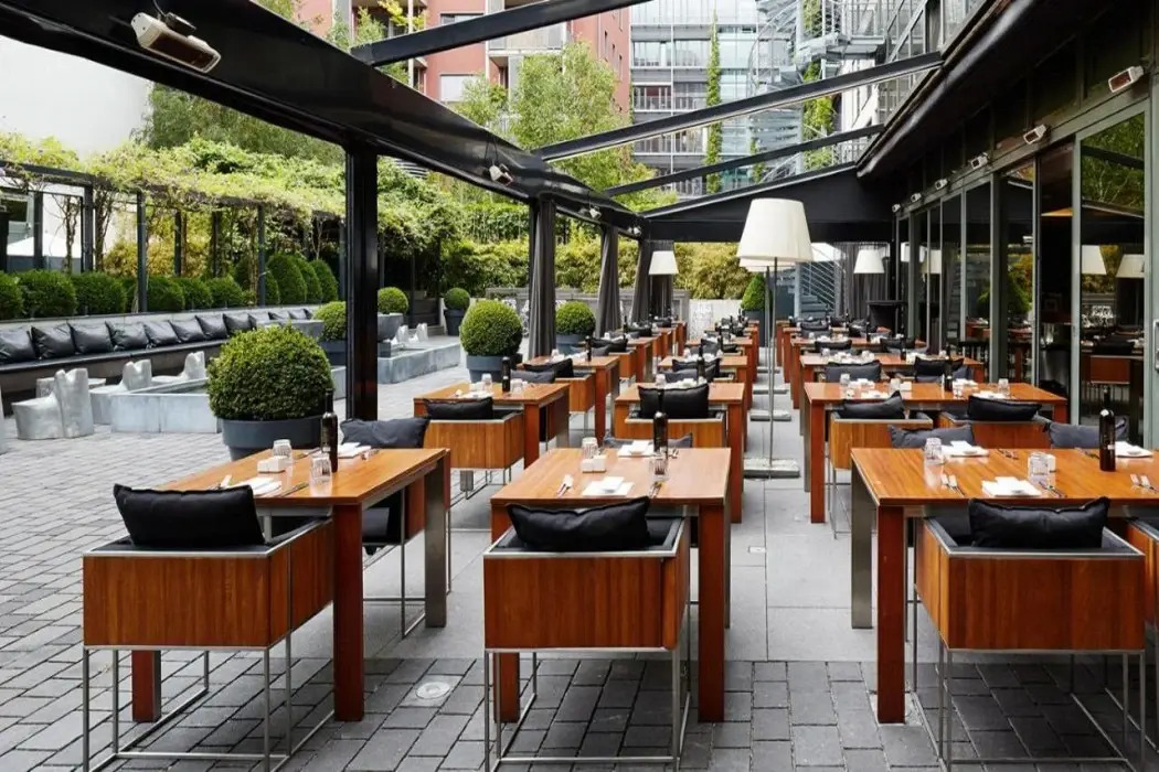 Foto - Roomers Frankfurt Central, Autograph Collection