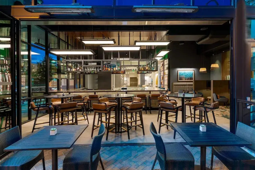 Foto - Courtyard by Marriott Atlanta Midtown
