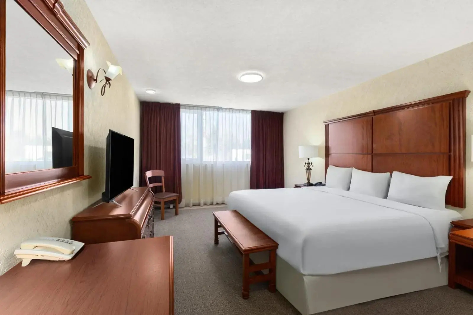 Photo - Howard Johnson by Wyndham Toluca