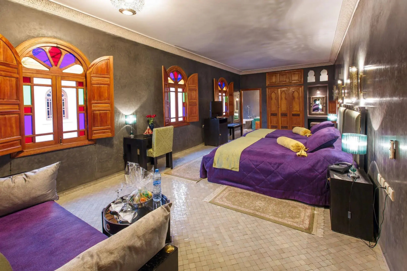 Photo - Riad Andalib