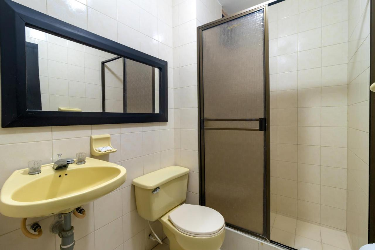 Photo - Hotel Axis Inn by Geh Suites