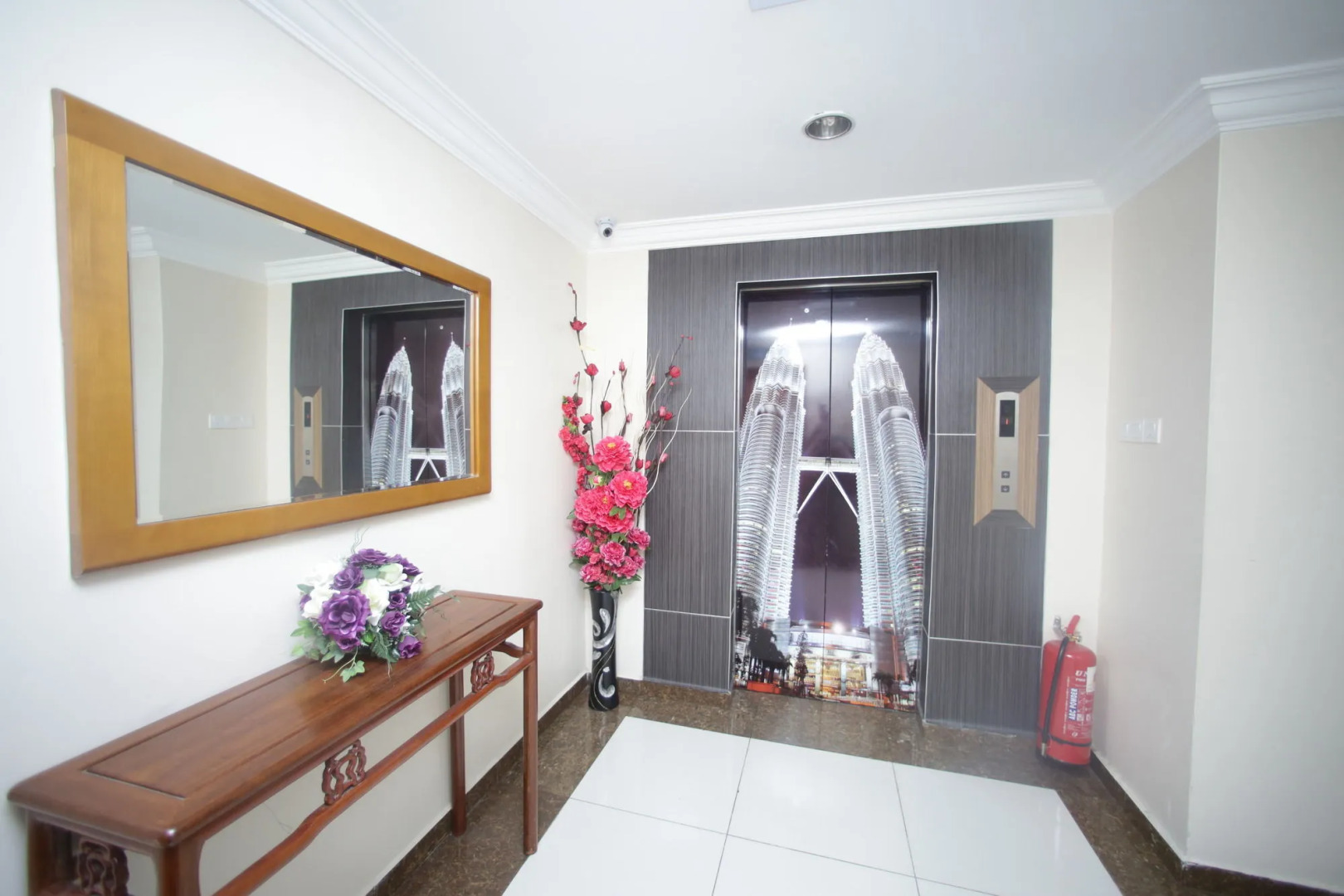 Photo - Safari Hotel