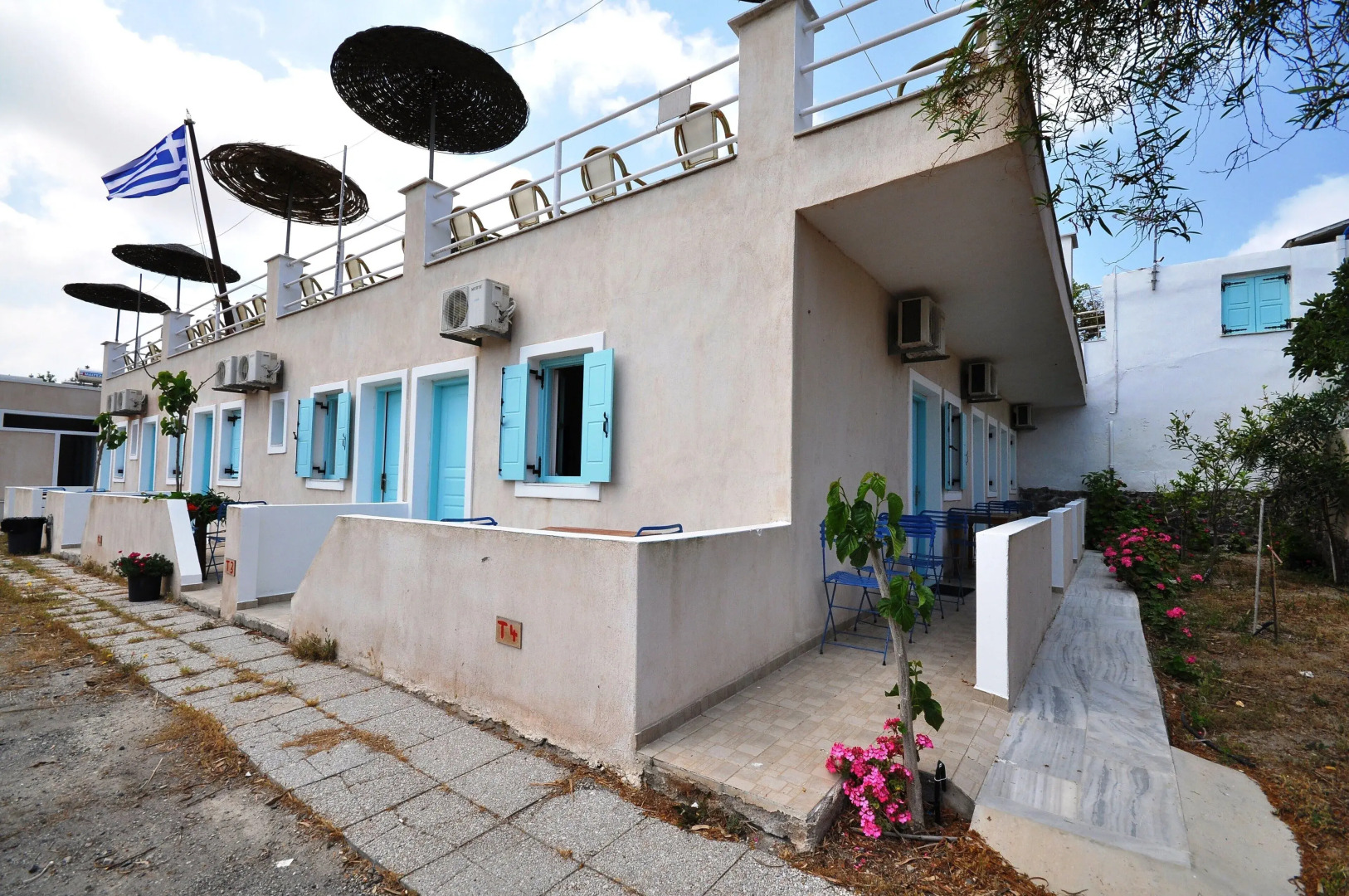 Photo - Santorini Camping/Rooms
