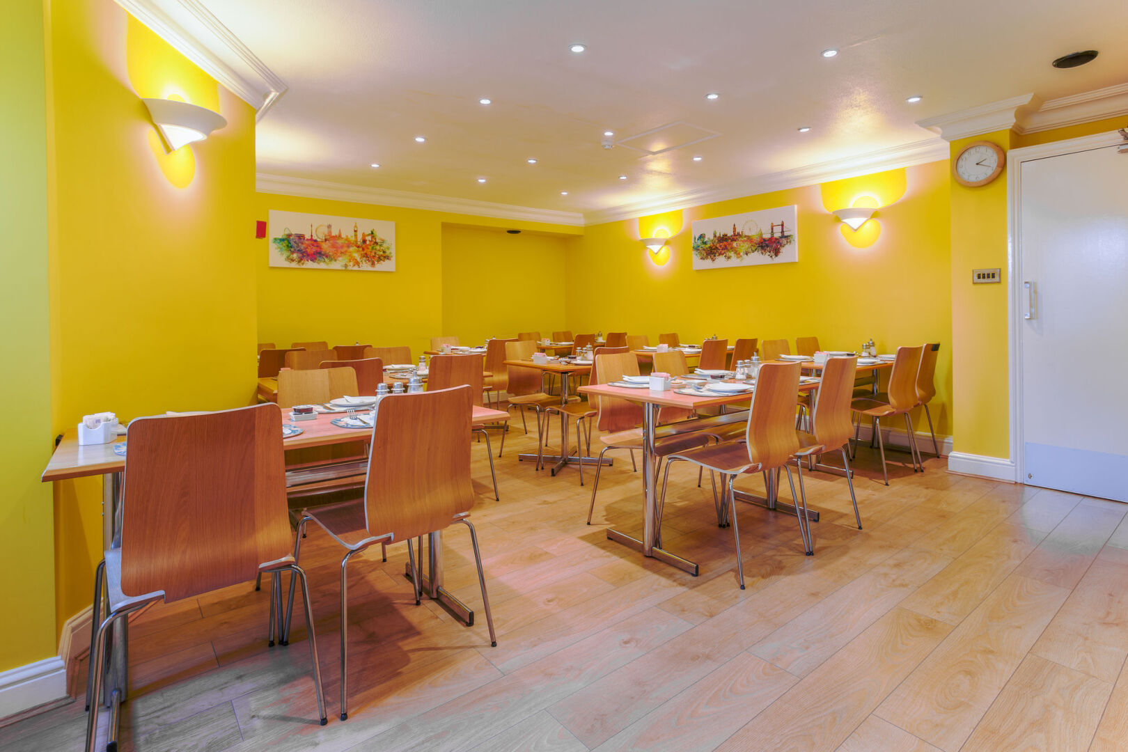 Photo - London Town Hotel