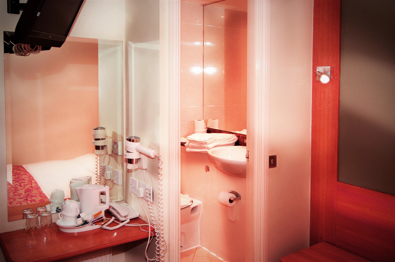 Photo - Westbury Hotel