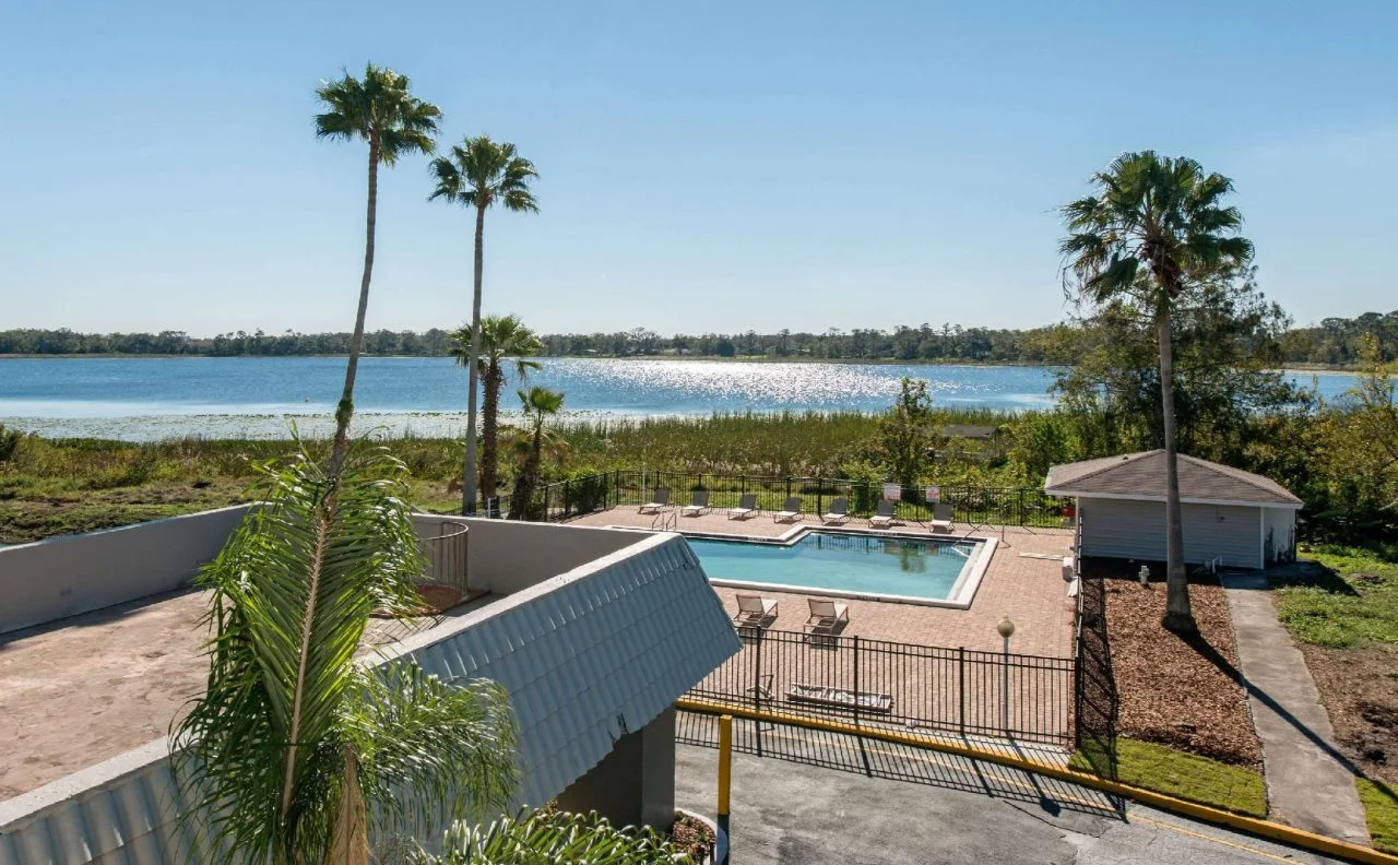 Photo - Palazzo Lakeside Hotel