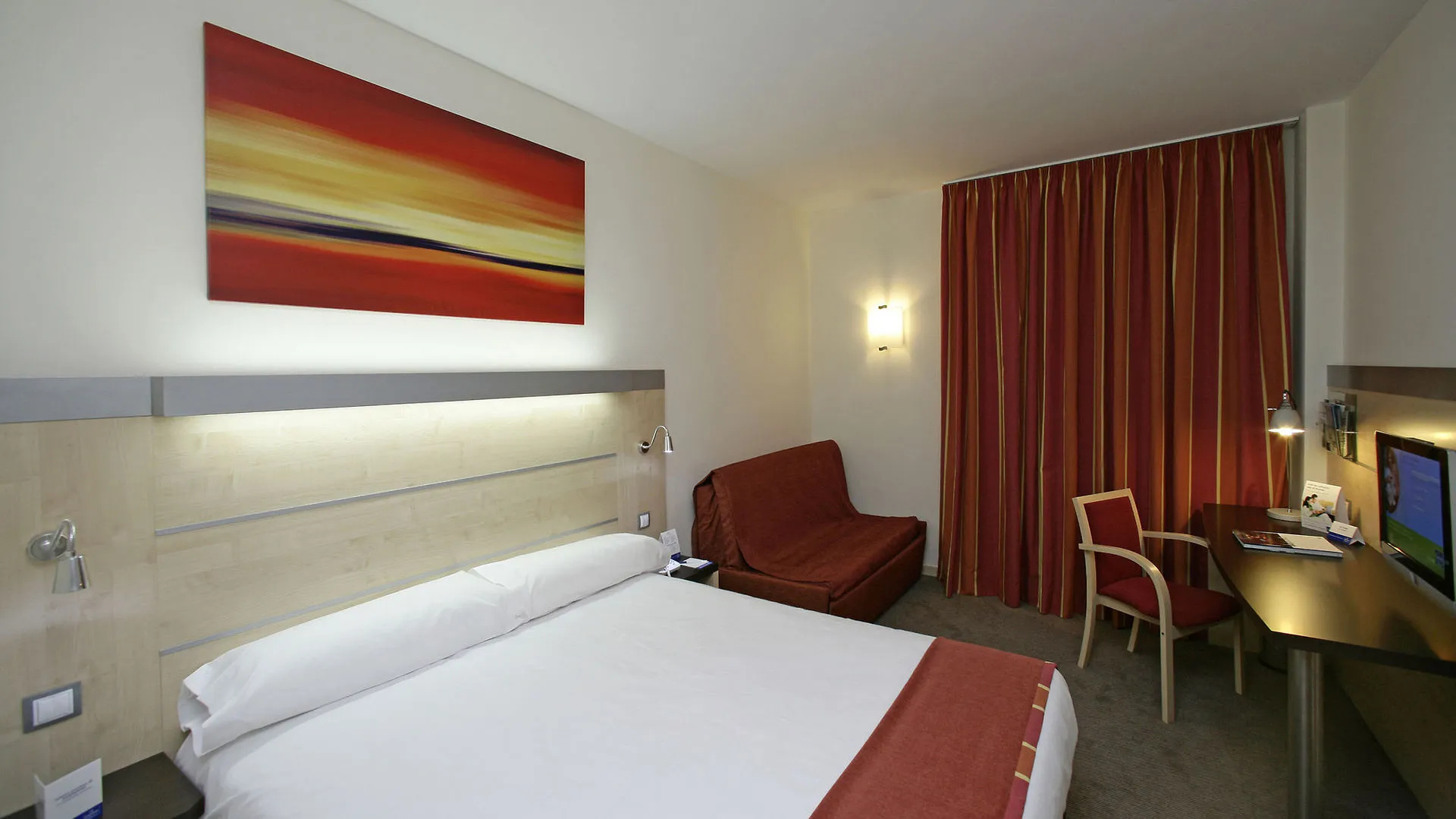 Photo - B&B Madrid Aeropuerto T1 T2 T3