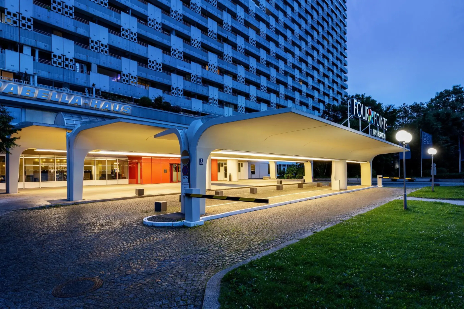 Photo - Four Points by Sheraton Munich Arabellapark