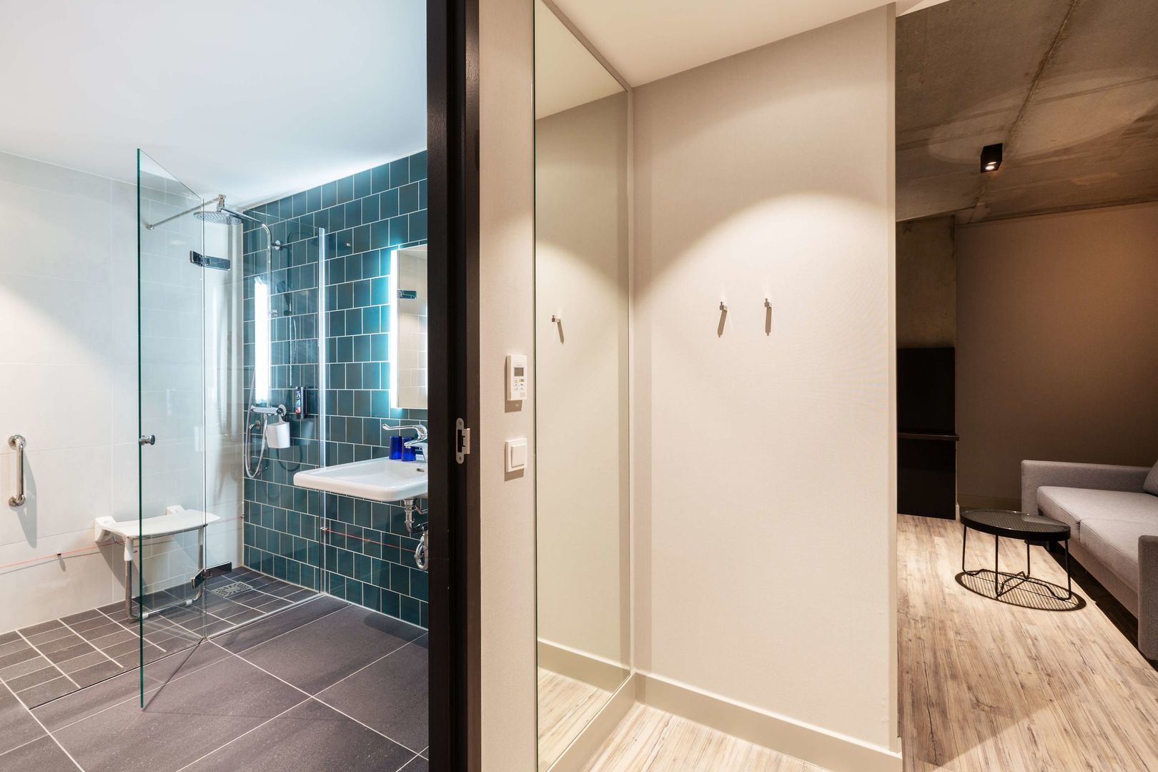 Photo - Holiday Inn - the niu, Fender Amsterdam