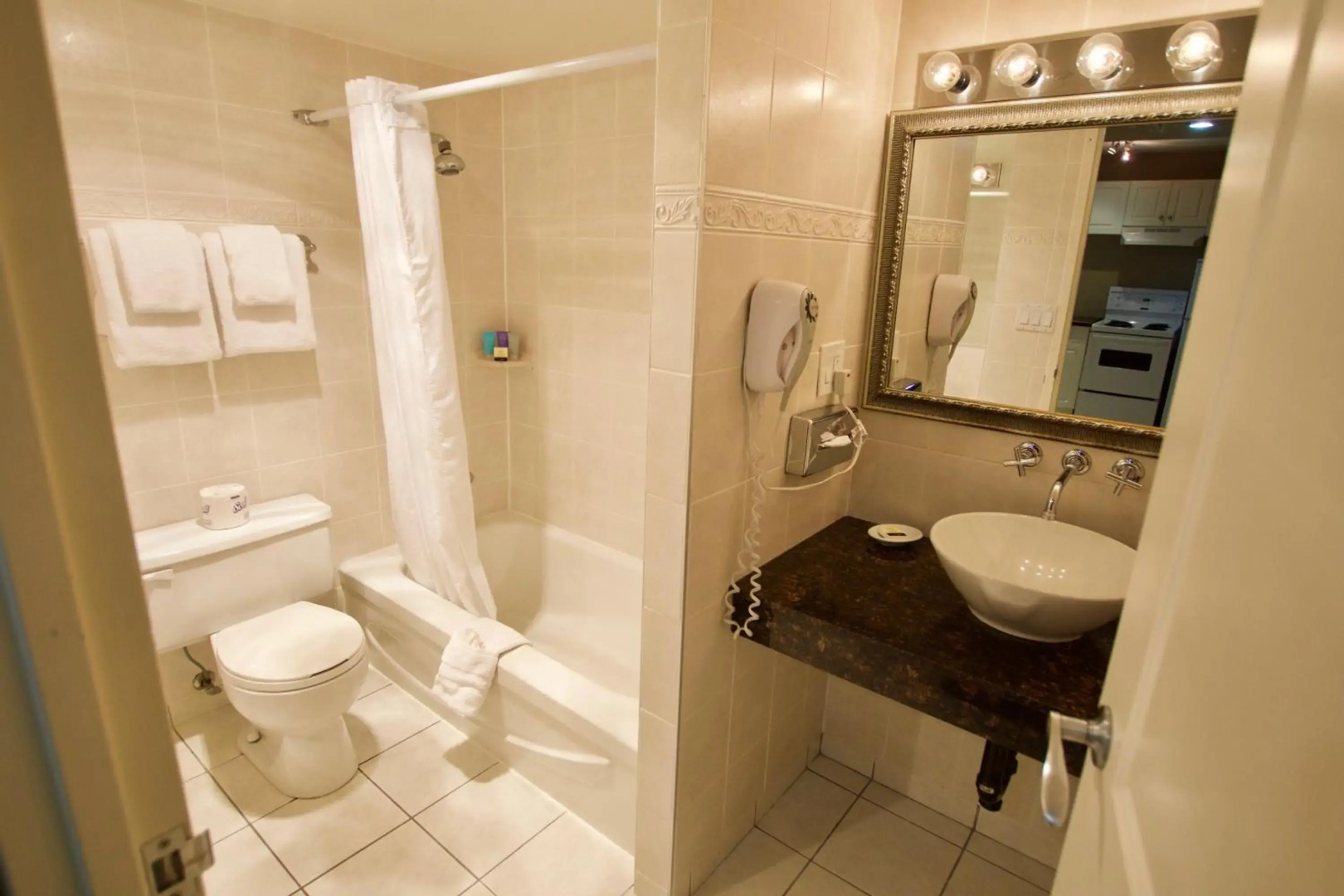 Foto - Century Plaza Hotel