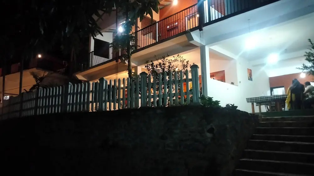 Pearl villa Ella