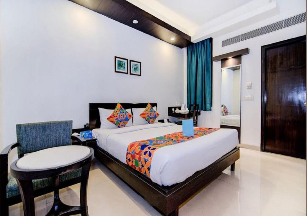 Photo - Rockland Hotel Panchsheel Enclave