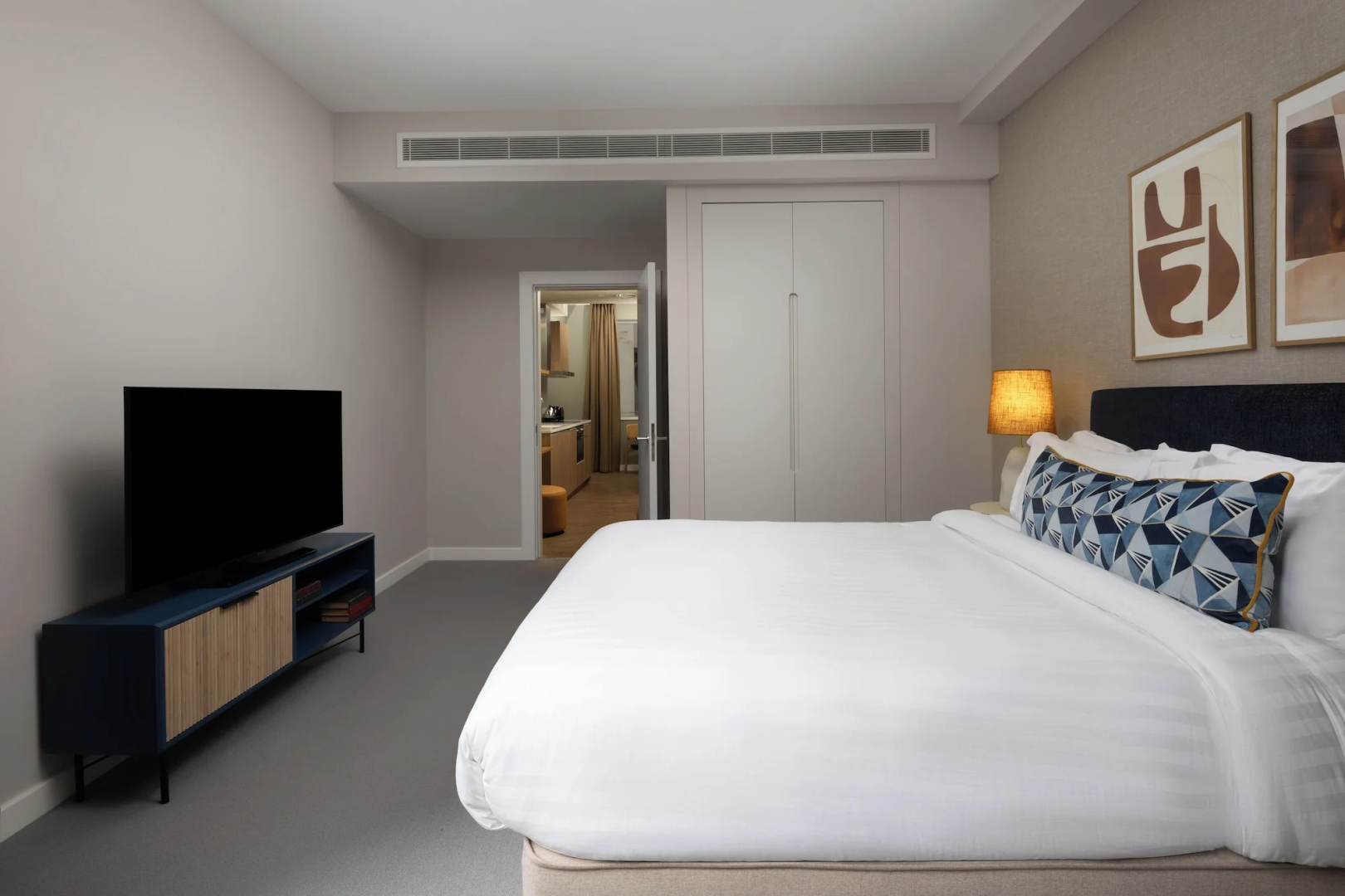 Photo - The Lincoln Suites