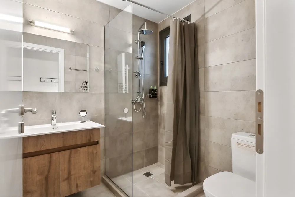 Photo - Limehome Athens Solonos City Center