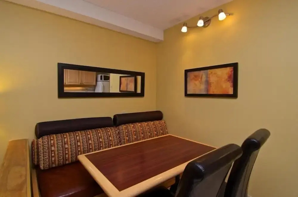 Foto - Mountain Side Hotel Whistler by Executive