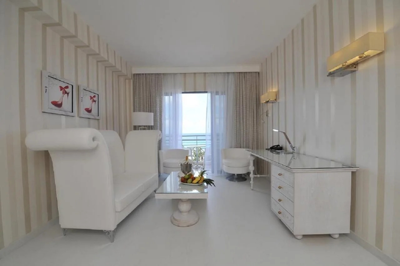 Photo - St George Beach Hotel & Spa Resort