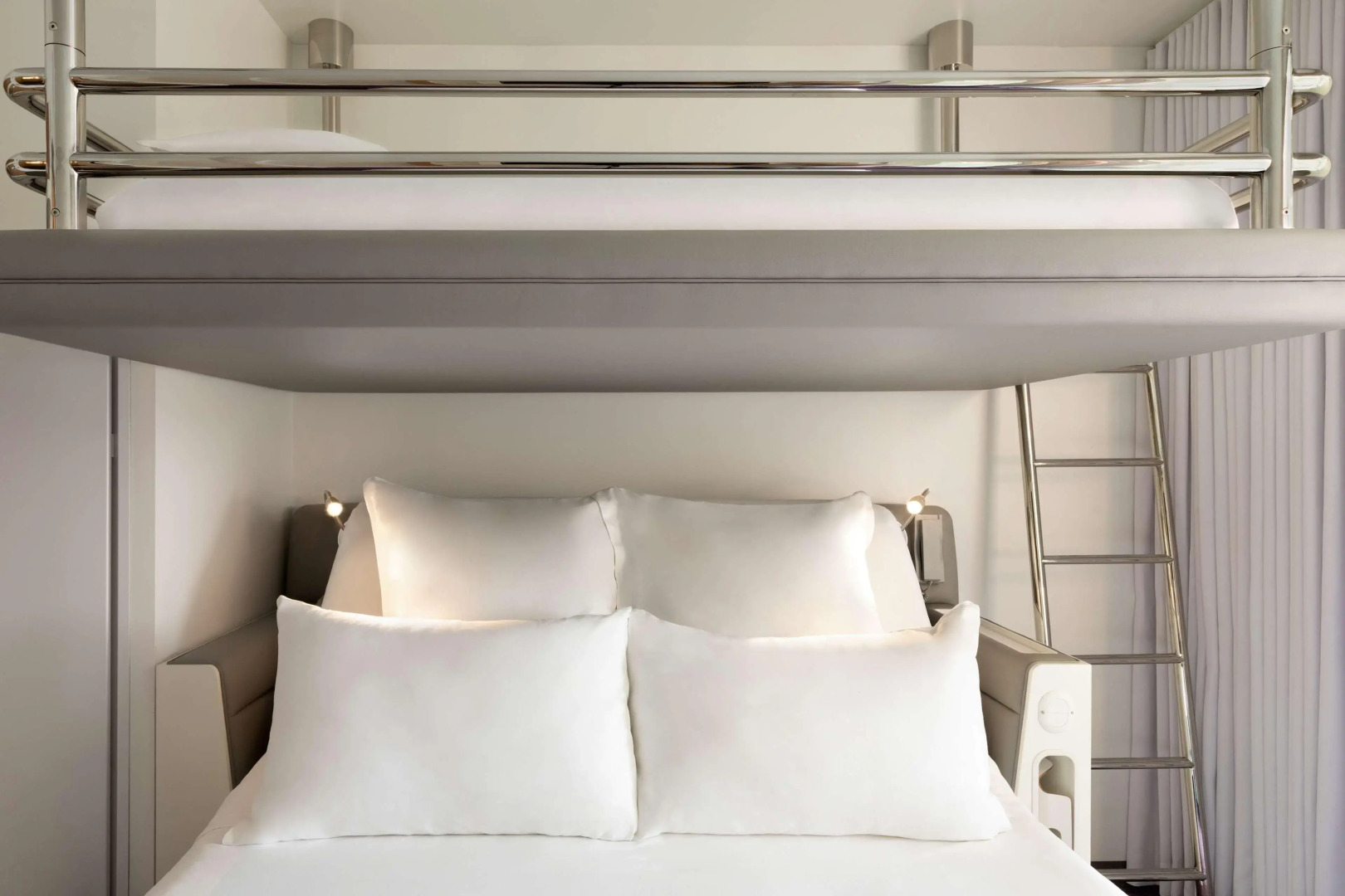 Photo - YOTEL Boston