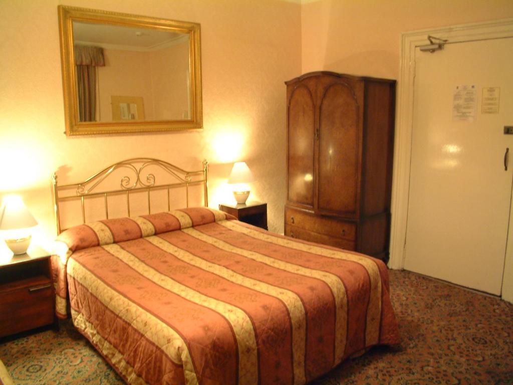 Photo - Averon Guest House