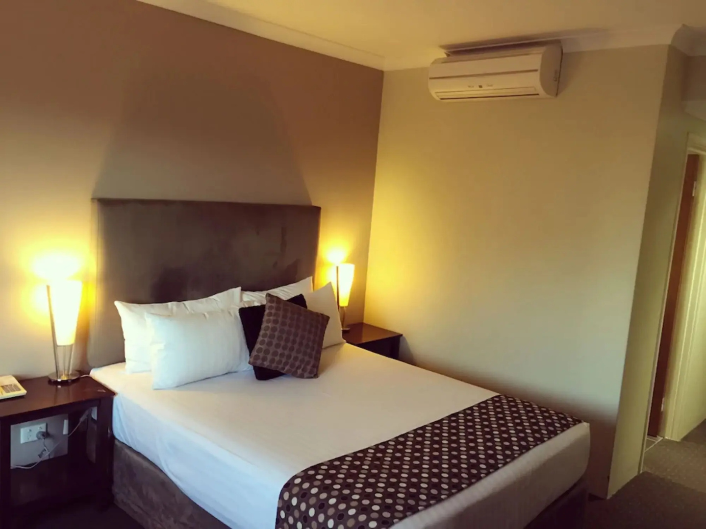 Photo - Joondalup City Hotel