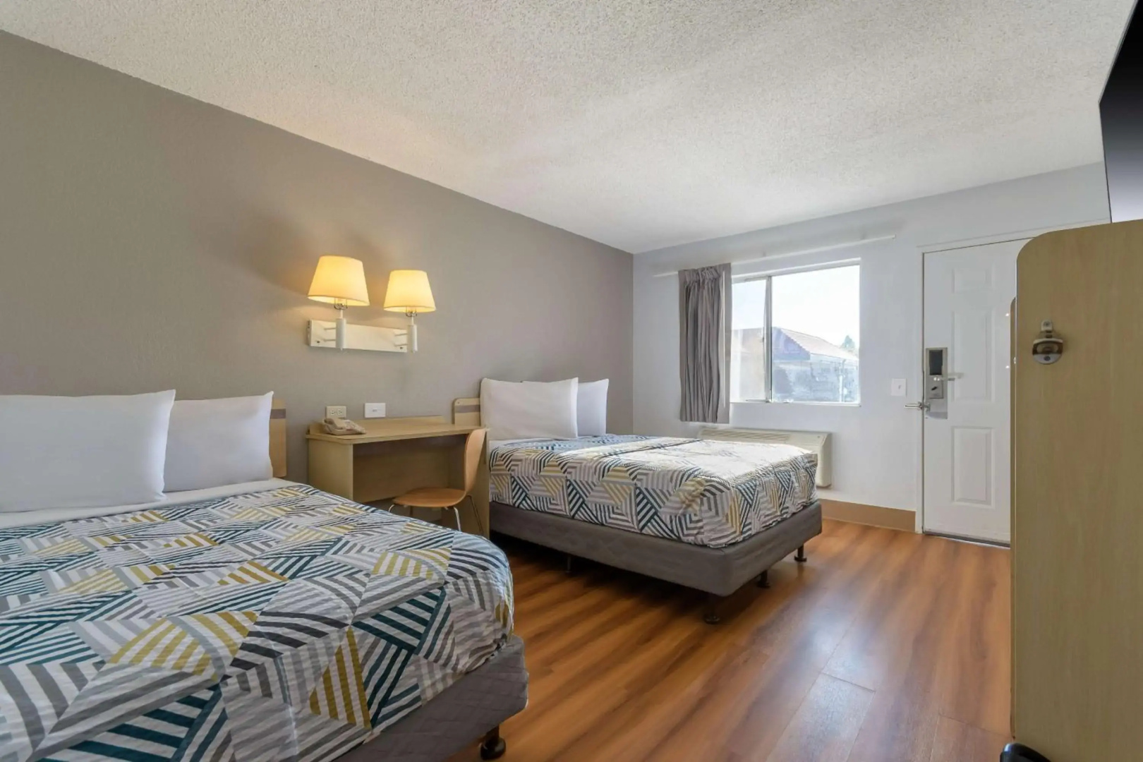 Foto - Motel 6 Hayward, CA – Silicon Valley Gateway
