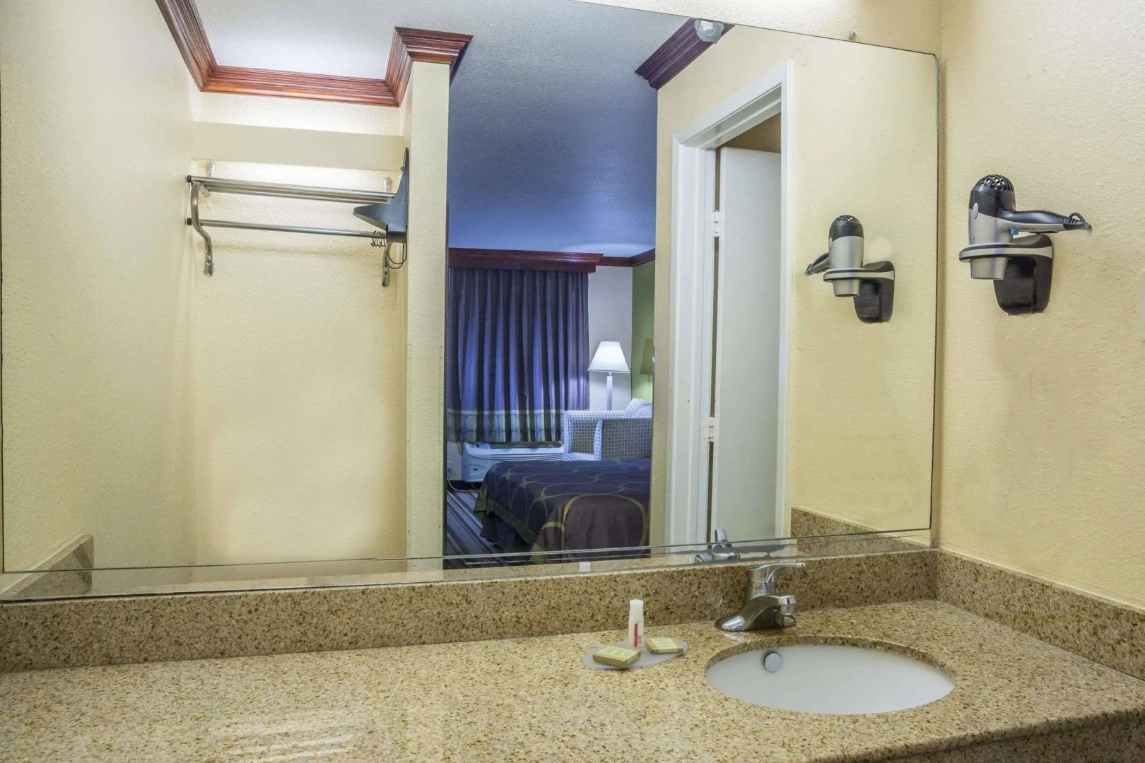 Foto - Super 8 by Wyndham San Marcos