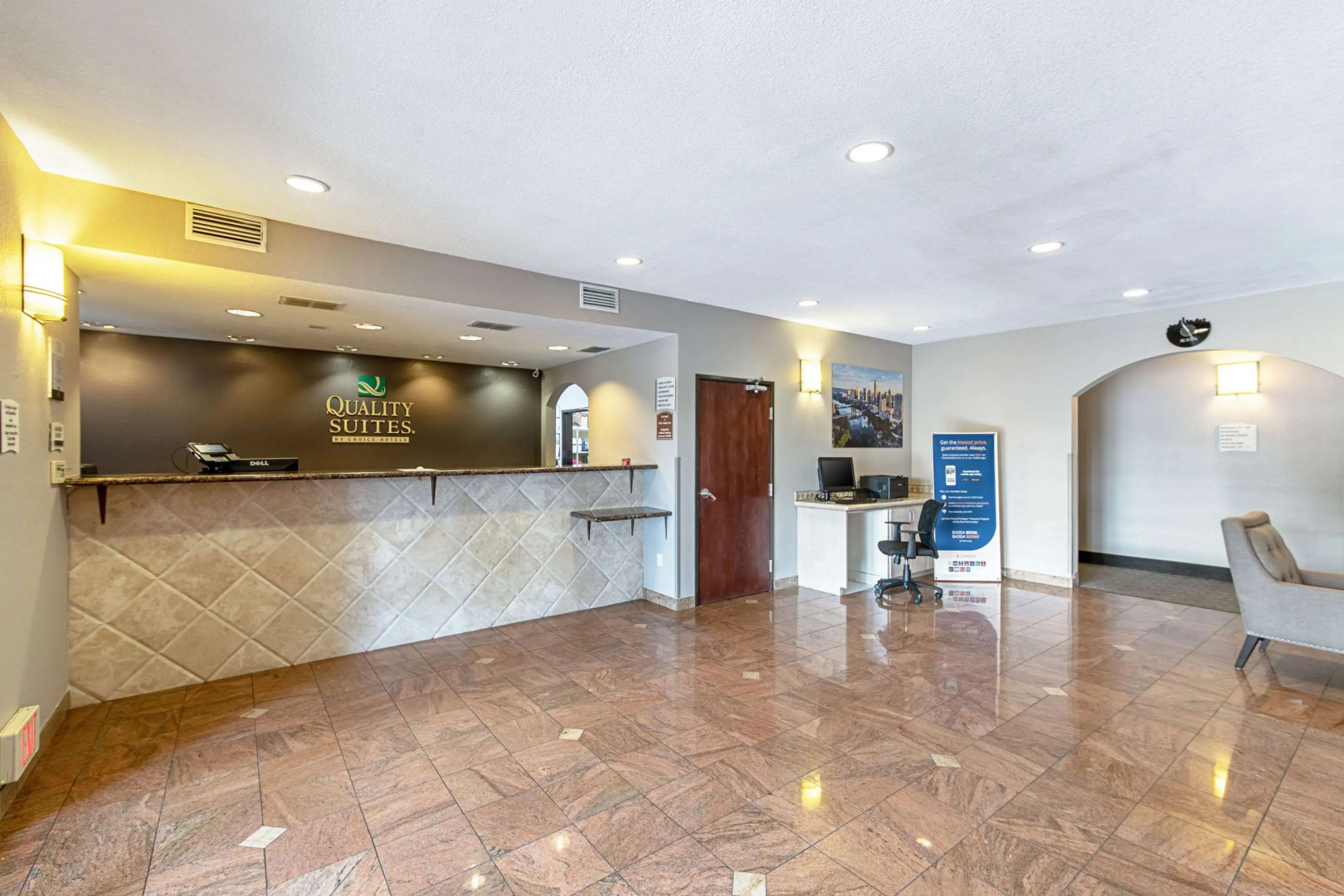 Photo - Quality Suites Austin South Street Elmo District