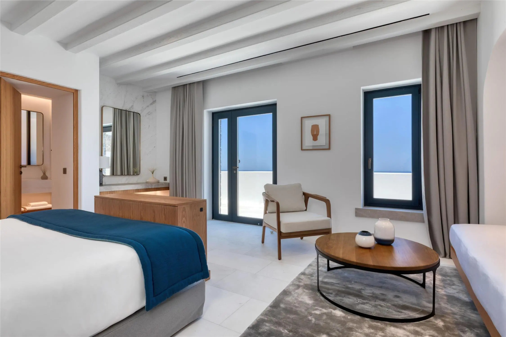 Photo - Sandblu Santorini, LXR Hotels & Resorts