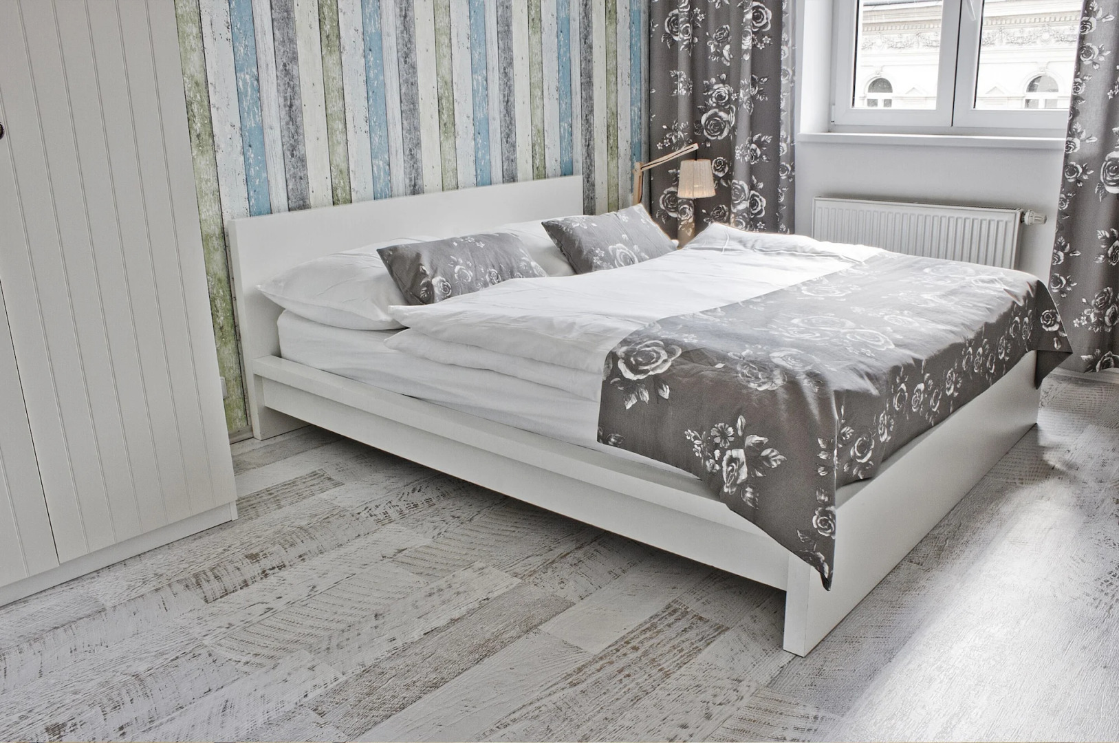 Photo - Royal Court Legerova