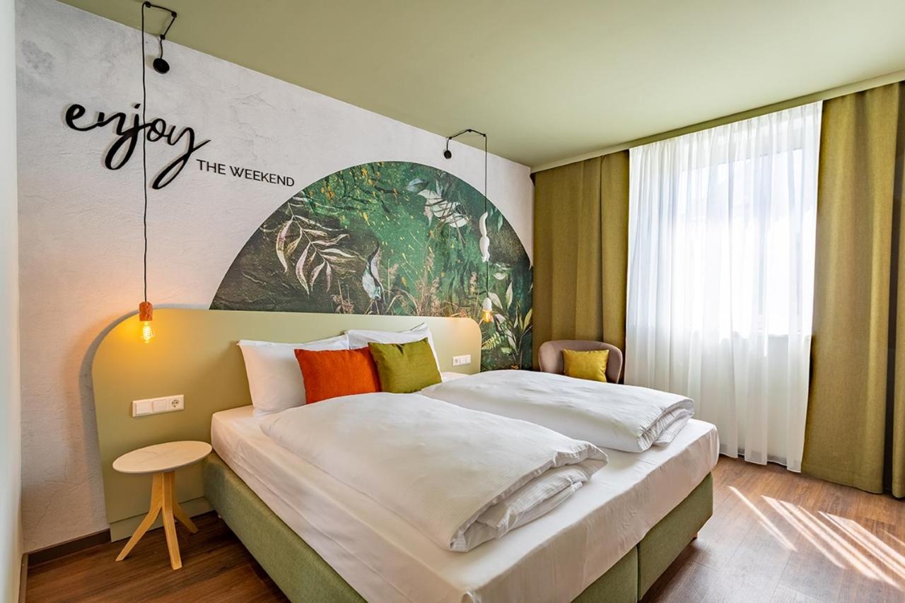 Photo - The Weekend Hotel