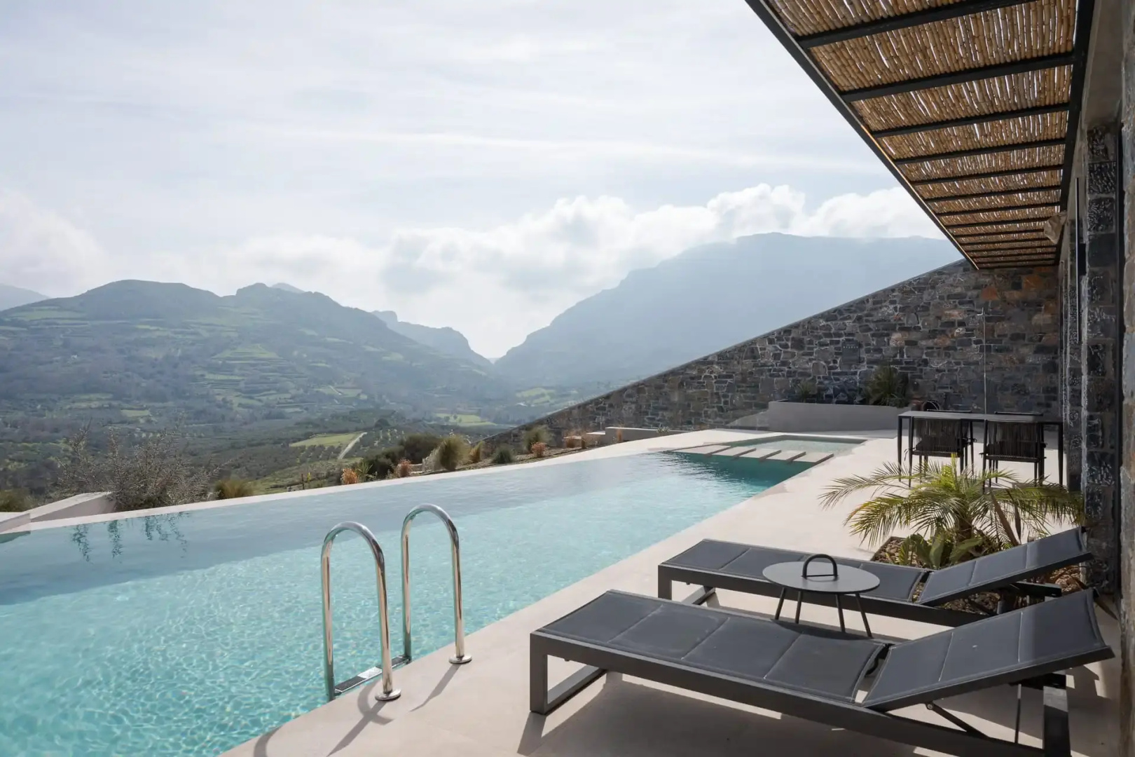 Photo - Neromai Cave Luxury Villas