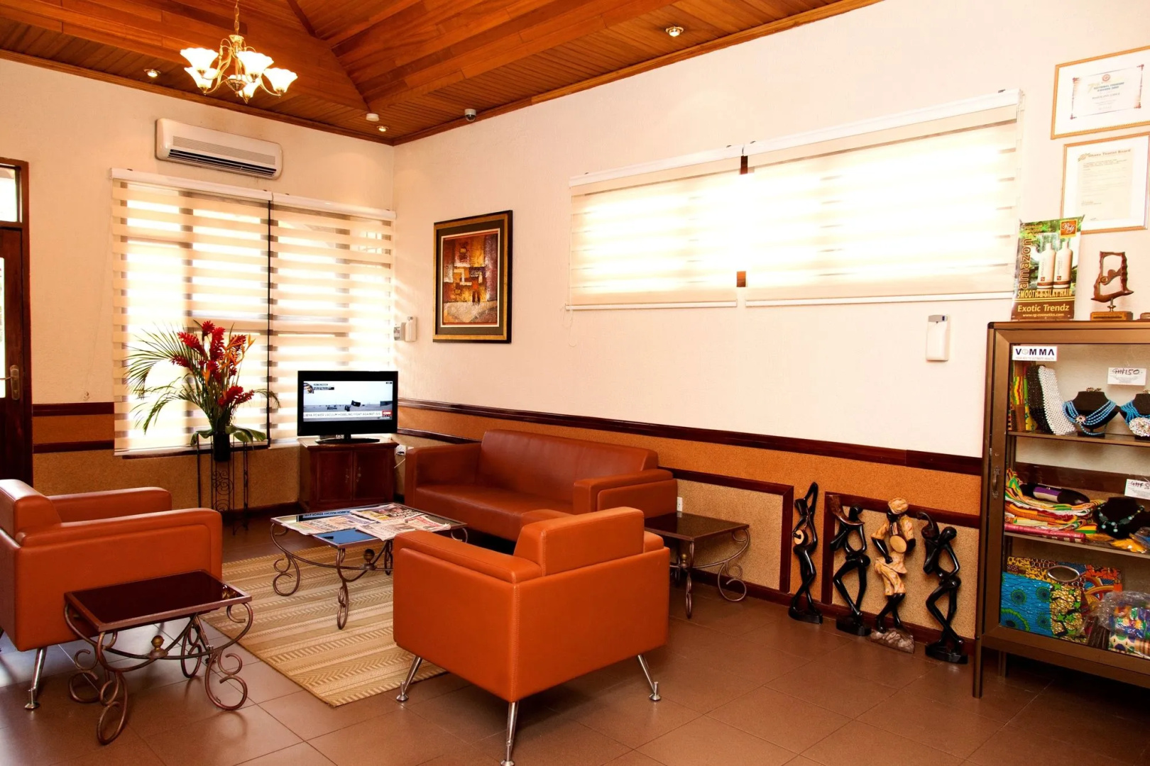Foto - Mahogany Lodge, Cantonments