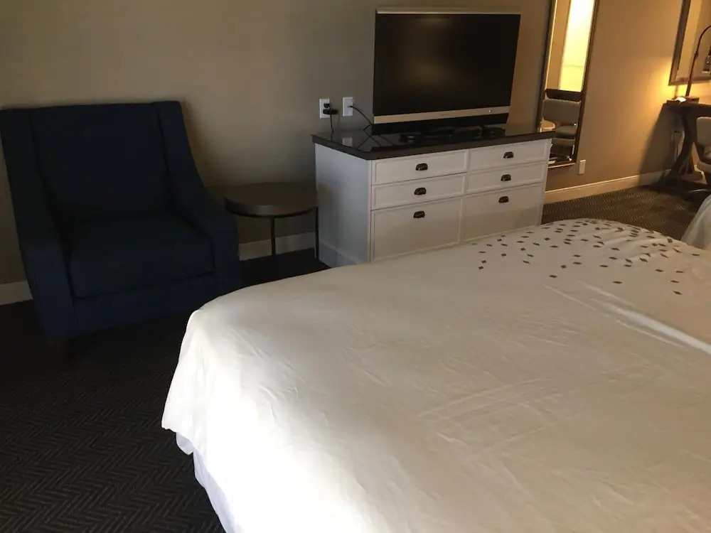 Photo - Pacific Shores Inn