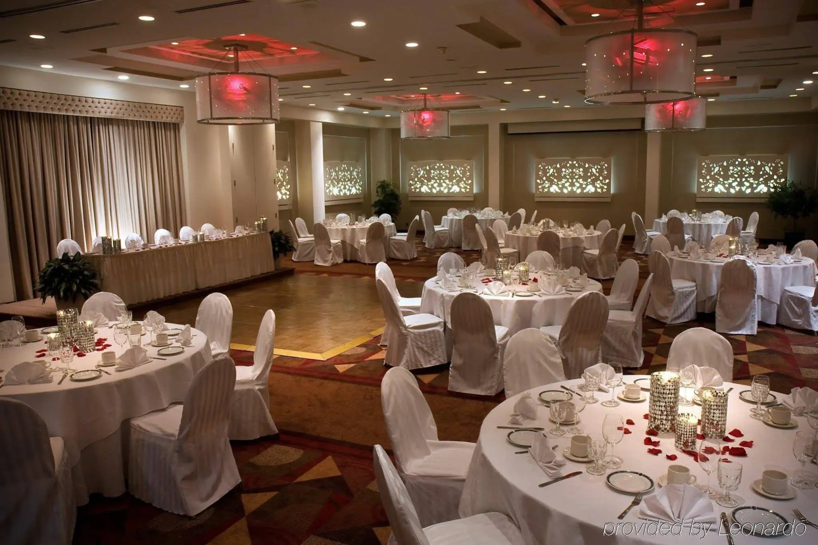 Photo - Hotel Ruby Foo's